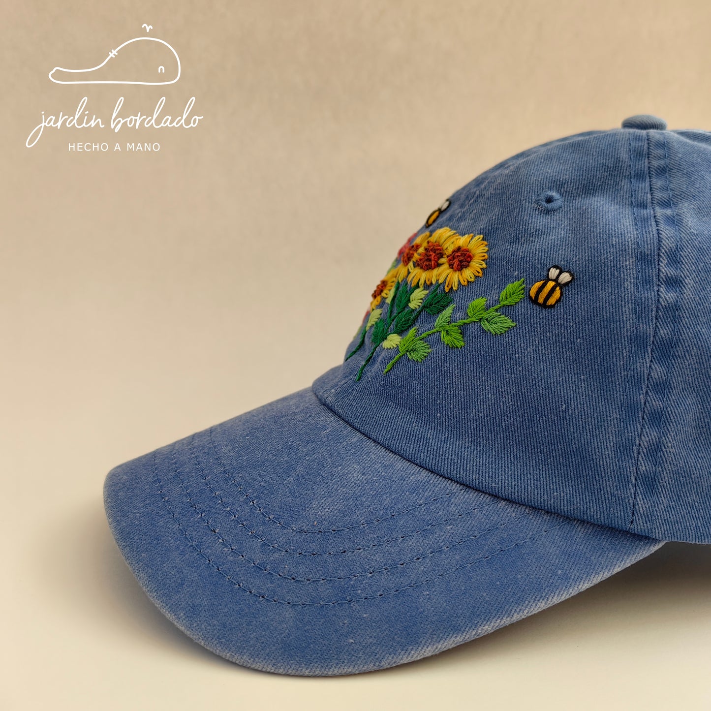 Gorra jardín de abejitas (sobre pedido)