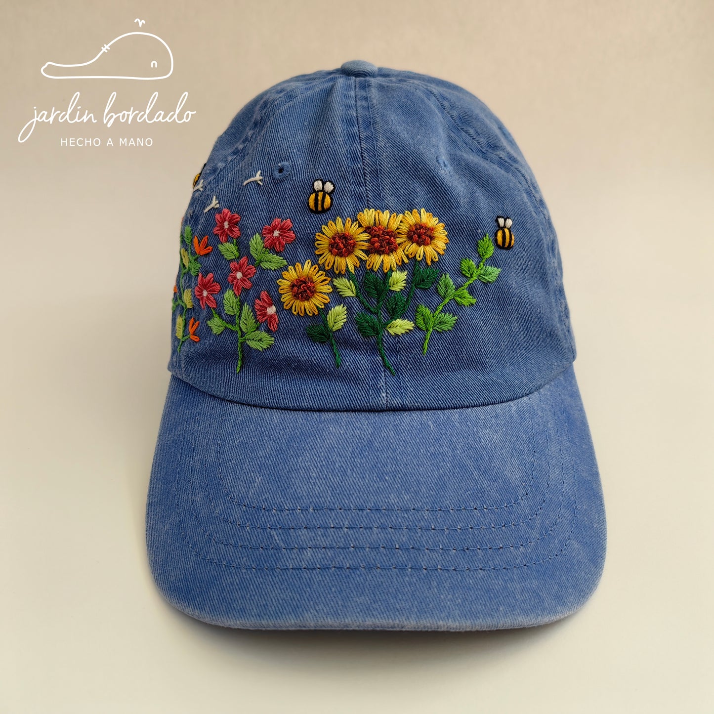 Gorra jardín de abejitas (sobre pedido)