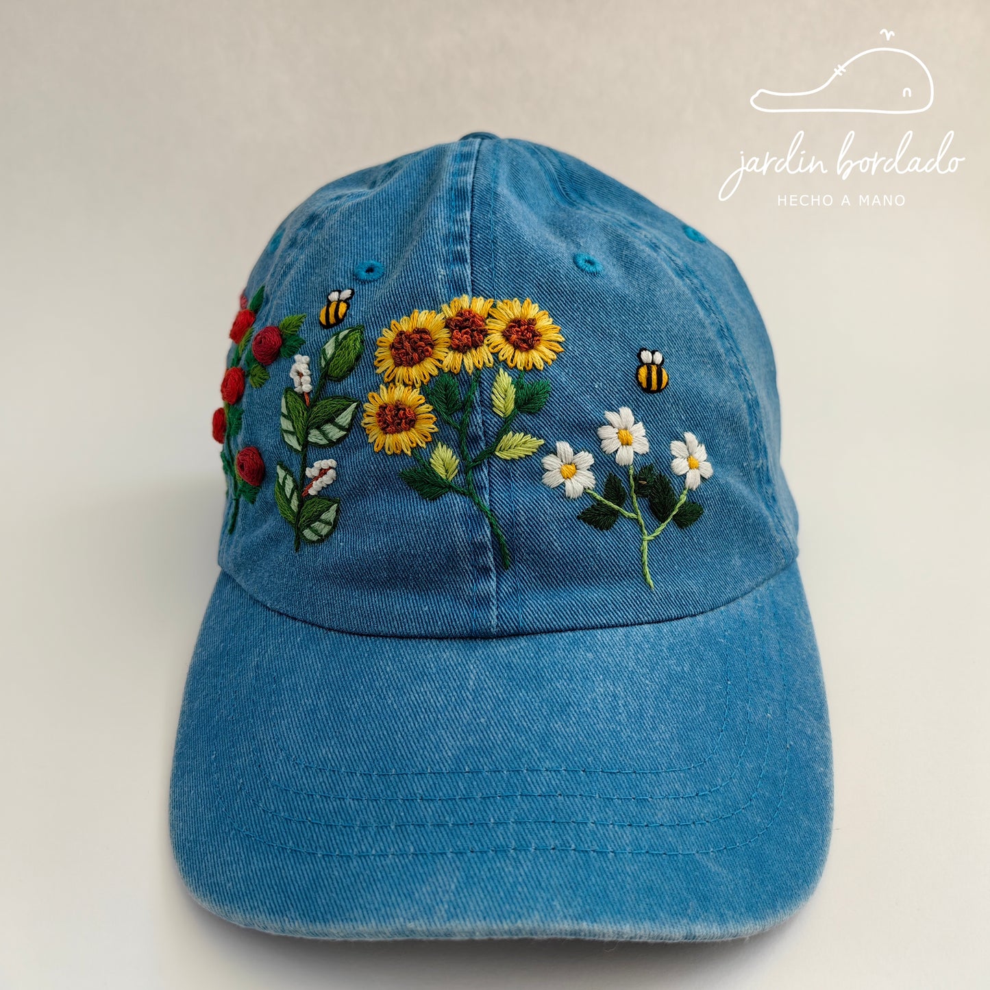 Gorra jardín de abejitas (sobre pedido)