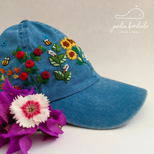 Gorra jardín de abejitas (sobre pedido)