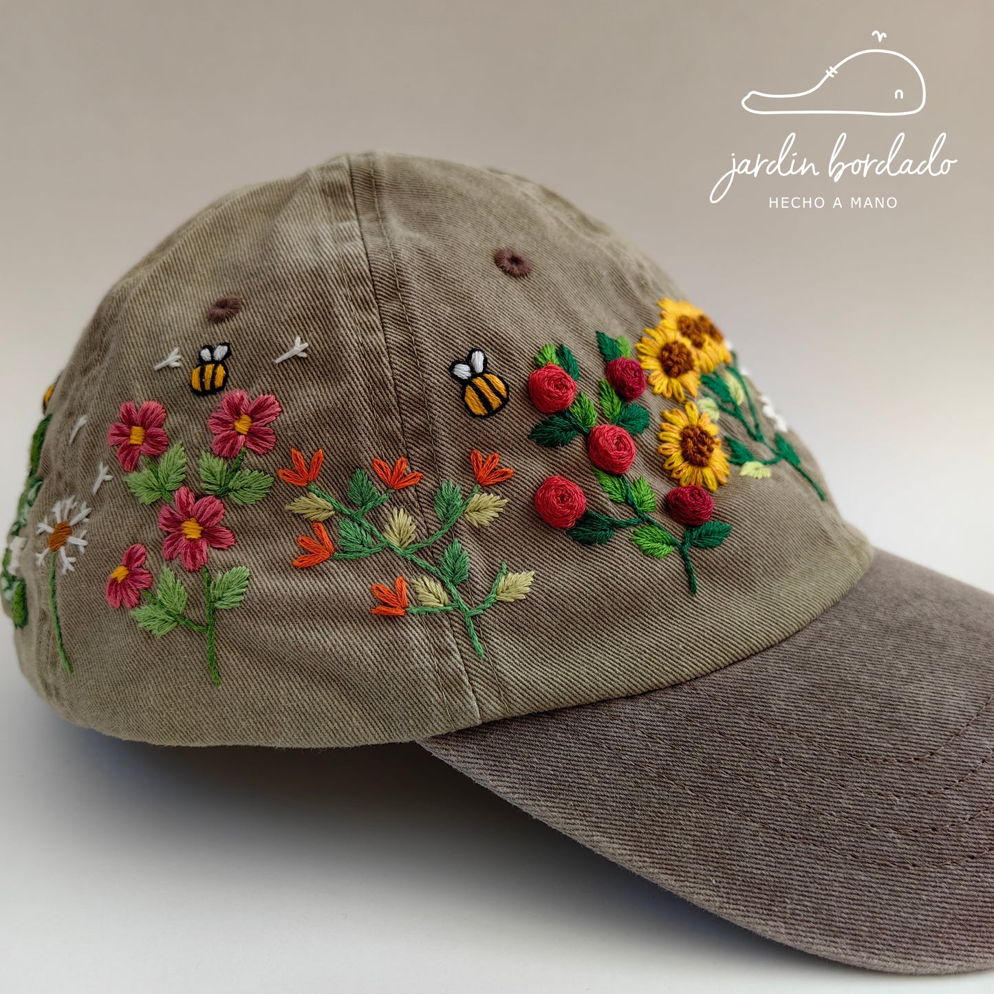 Gorra jardín de abejitas