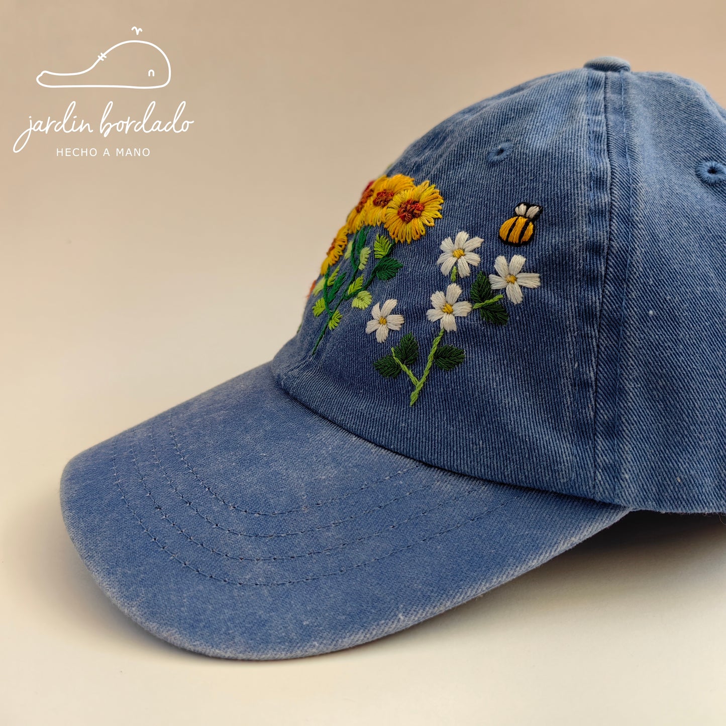 Gorra jardín de abejitas