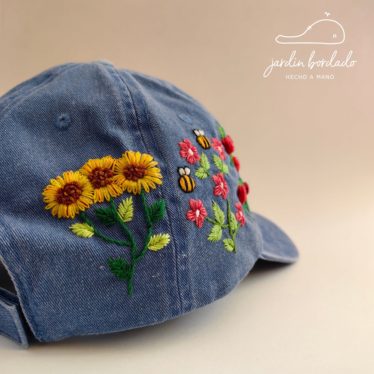 Gorra jardín de abejitas